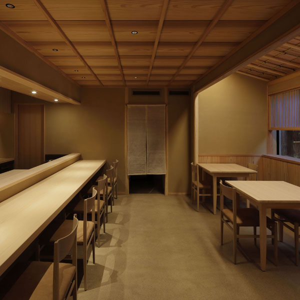 Cafeina-café-interior-design-wood-accents