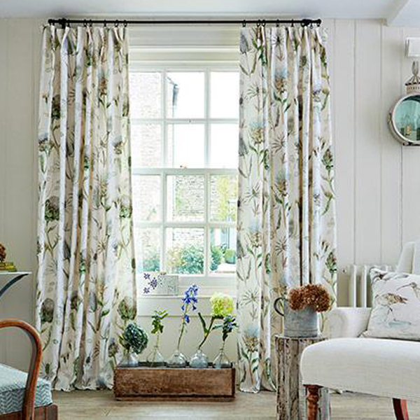 Country-style-window-curtains-with-floral-patterns-can-decorate-your-room