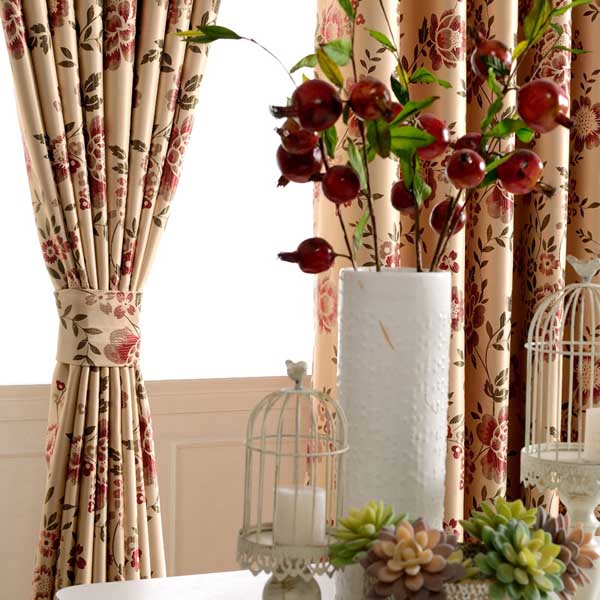 Country-style-window-curtains-with-floral-patterns-can-decorate-your-room