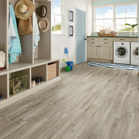 RKP8209-Salvaged-Barnwood-Open-Plan-Kitchen-Living-SQ_CM