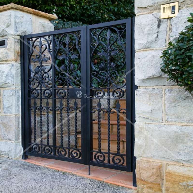 iron-single-door-design